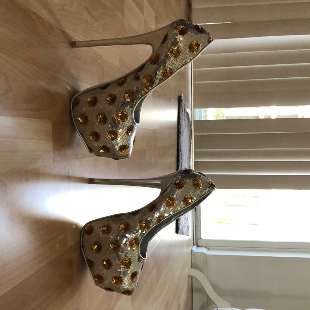 Shoes - Picture 2 of 5